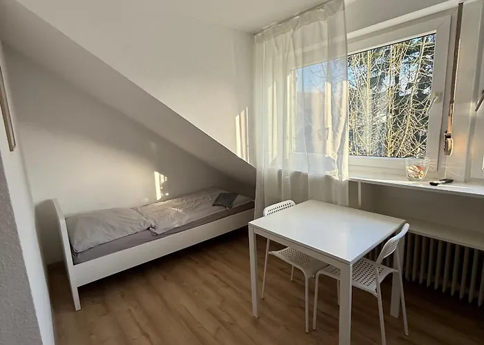 Zentral Gelegene Am Schillerplatz Mg30 Und Mg31 * Mönchengladbach